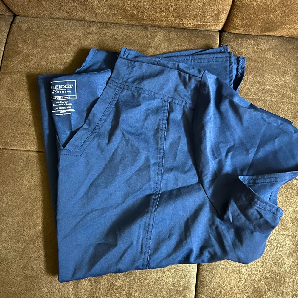 Cherokee Scrub Top
